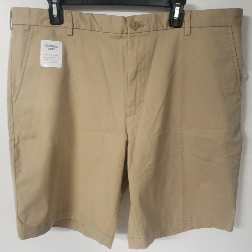 Men's IZOD Stretch Short Flat Front Relaxed Shorts - Picture 1 of 4
